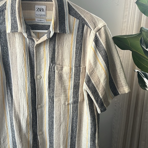 Zara Relaxed Fit Buttoned Polo - Picture 2 of 3